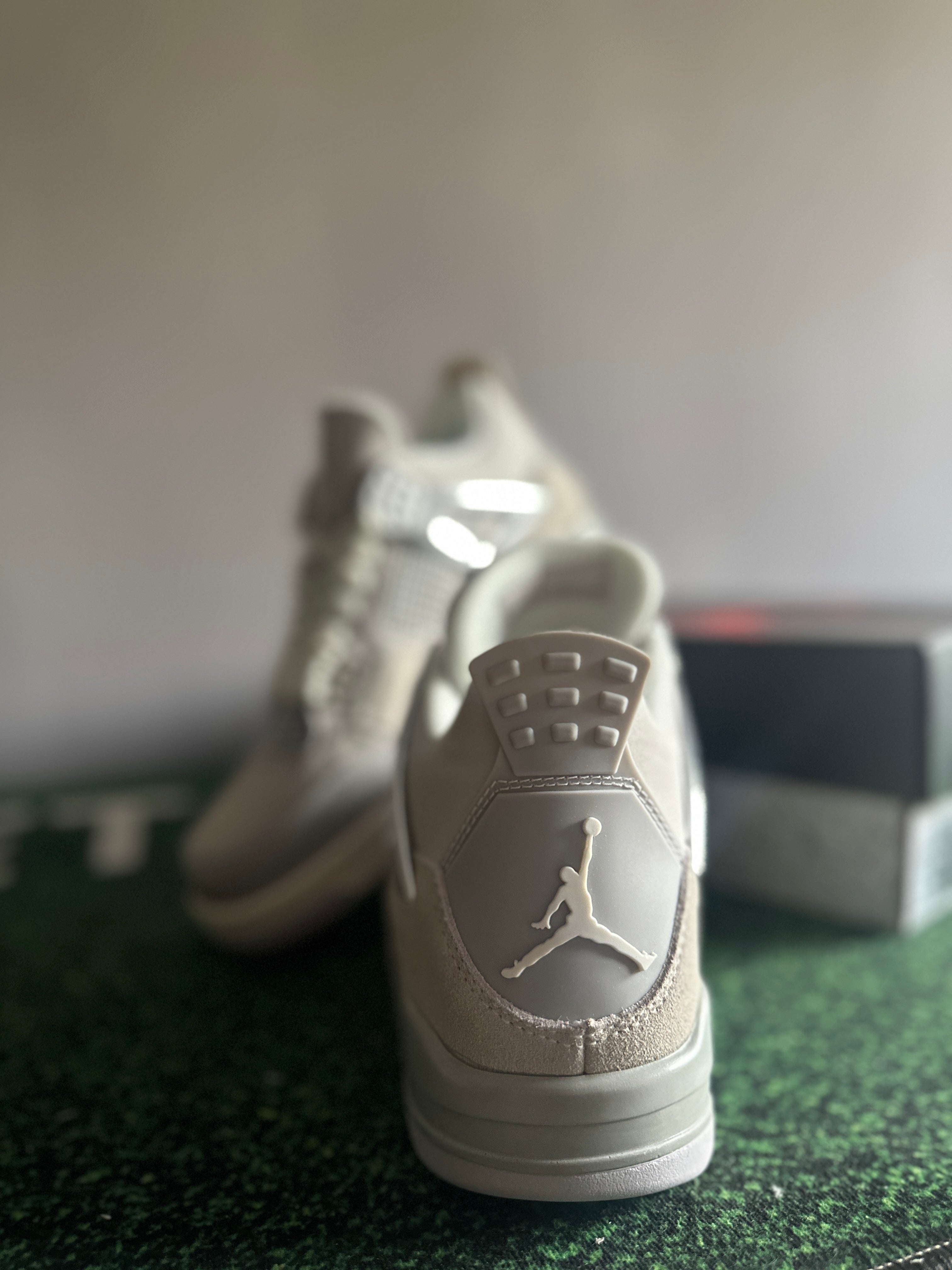 Air Jordan 4 Retro ''Frozen Moments''