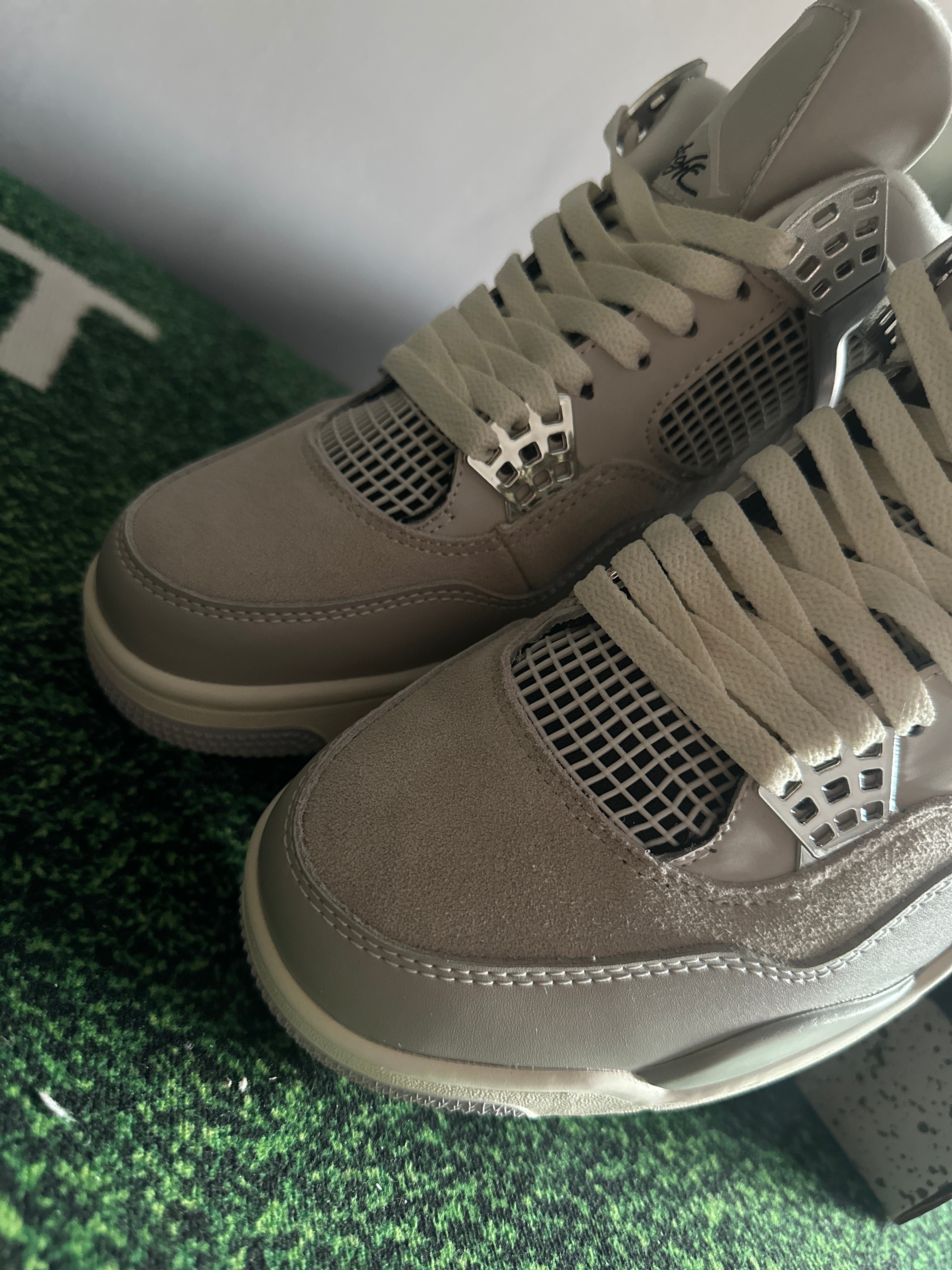 Air Jordan 4 Retro ''Frozen Moments''