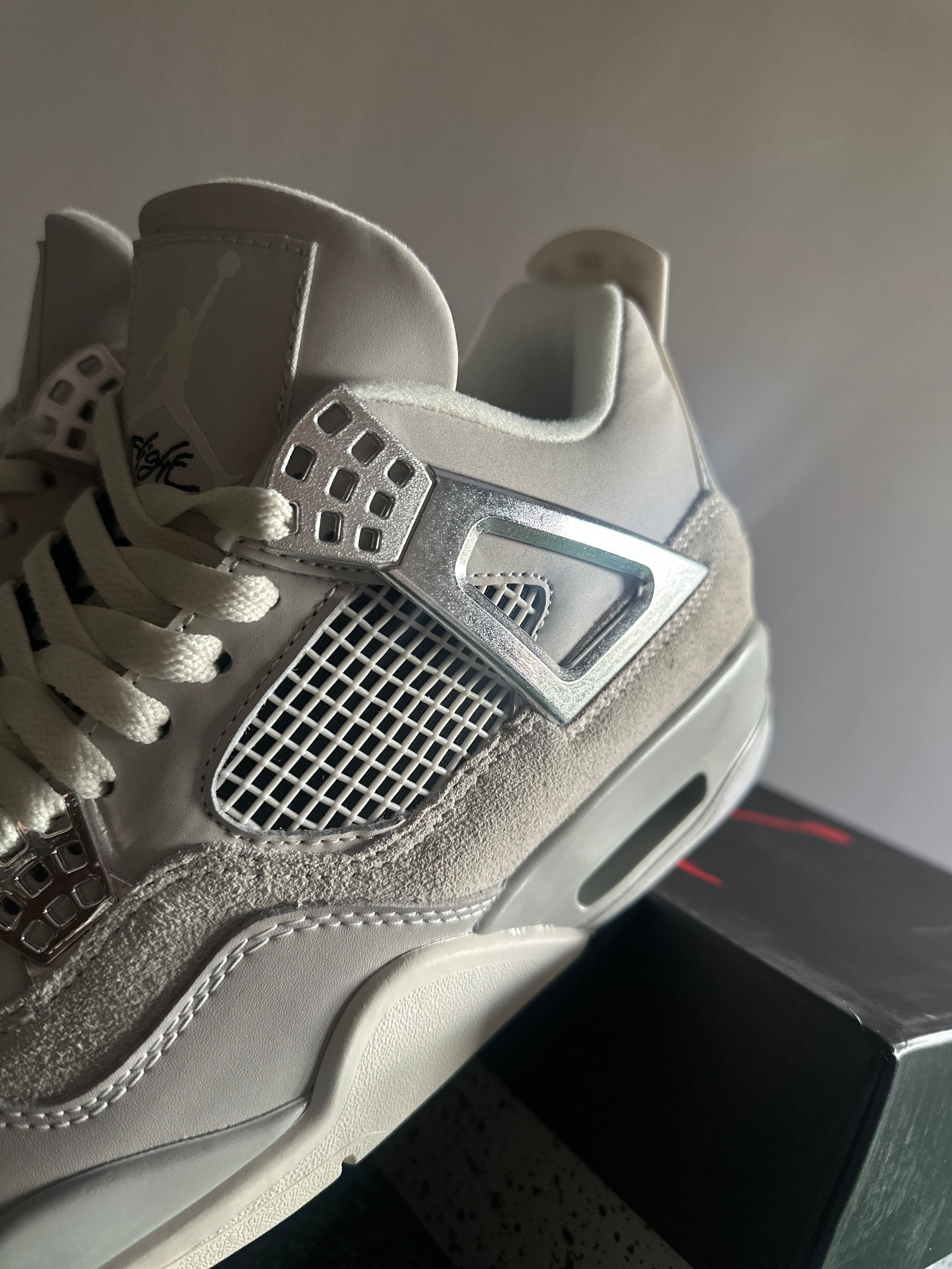 Air Jordan 4 Retro ''Frozen Moments''